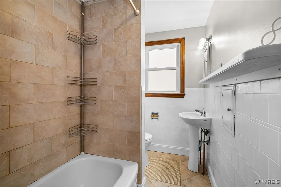 187 Dwyer Street, West Seneca, New York 14224, West Seneca, New York 14224, 3 Bedrooms Bedrooms, 6 Rooms Rooms,1 BathroomBathrooms,Residential,For Sale,187 Dwyer Street, West Seneca, New York 14224,0,B1634971
