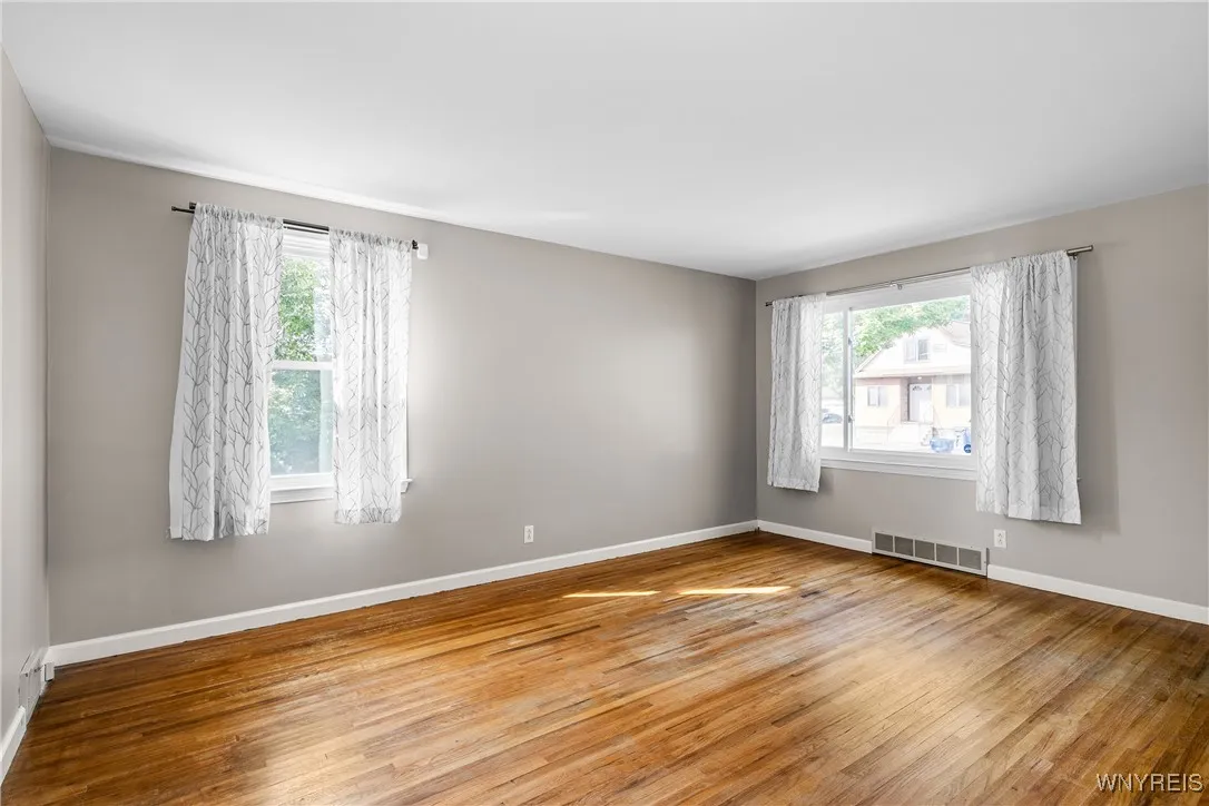 187 Dwyer Street, West Seneca, New York 14224, West Seneca, New York 14224, 3 Bedrooms Bedrooms, 6 Rooms Rooms,1 BathroomBathrooms,Residential,For Sale,187 Dwyer Street, West Seneca, New York 14224,0,B1634971