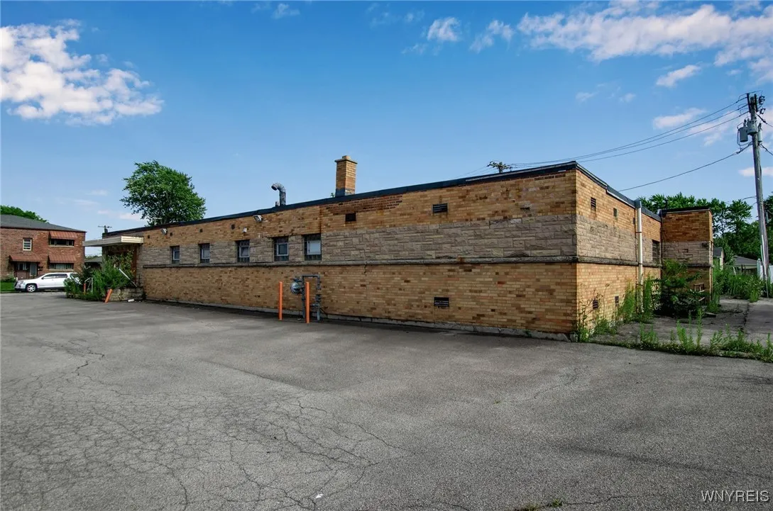 672 Kenmore Avenue, Buffalo, New York 14216, Buffalo, New York 14216, ,Commercial Sale,For Sale,672 Kenmore Avenue, Buffalo, New York 14216,0,B1636311