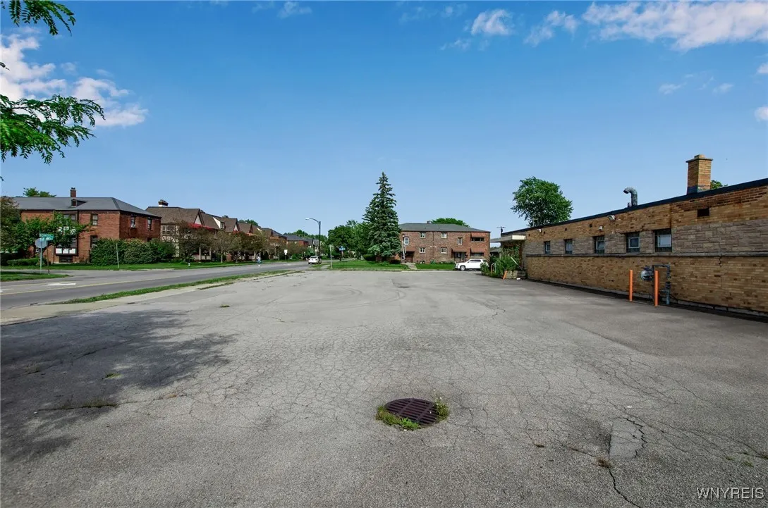 672 Kenmore Avenue, Buffalo, New York 14216, Buffalo, New York 14216, ,Commercial Sale,For Sale,672 Kenmore Avenue, Buffalo, New York 14216,0,B1636311