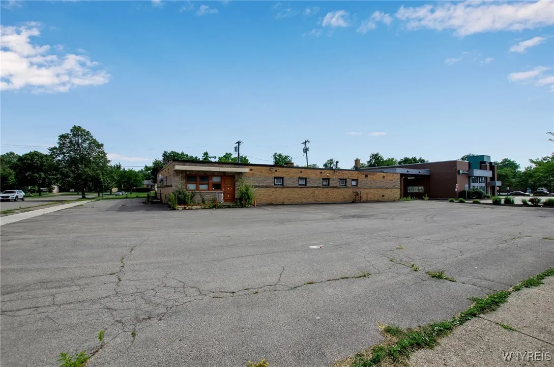 672 Kenmore Avenue, Buffalo, New York 14216, Buffalo, New York 14216, ,Commercial Sale,For Sale,672 Kenmore Avenue, Buffalo, New York 14216,0,B1636311