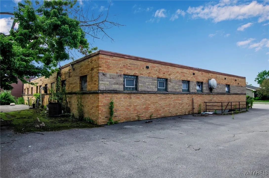 672 Kenmore Avenue, Buffalo, New York 14216, Buffalo, New York 14216, ,Commercial Sale,For Sale,672 Kenmore Avenue, Buffalo, New York 14216,0,B1636311