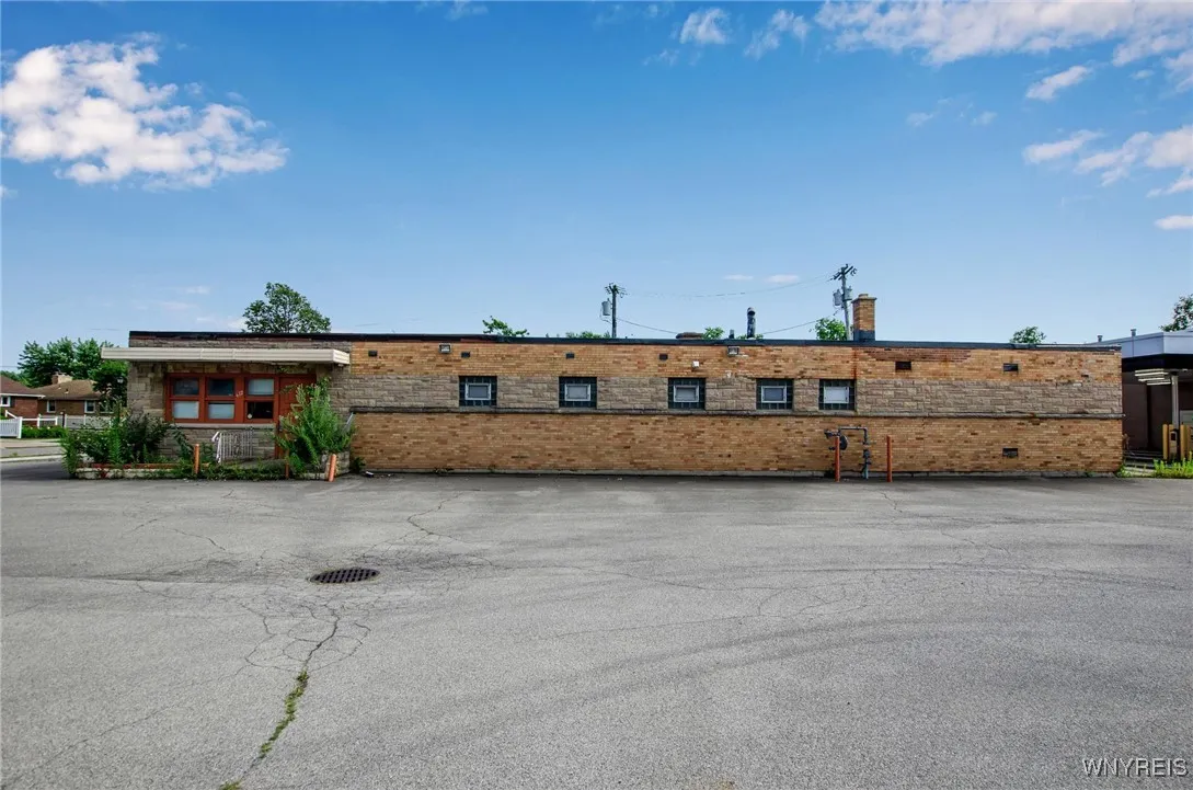 672 Kenmore Avenue, Buffalo, New York 14216, Buffalo, New York 14216, ,Commercial Sale,For Sale,672 Kenmore Avenue, Buffalo, New York 14216,0,B1636311