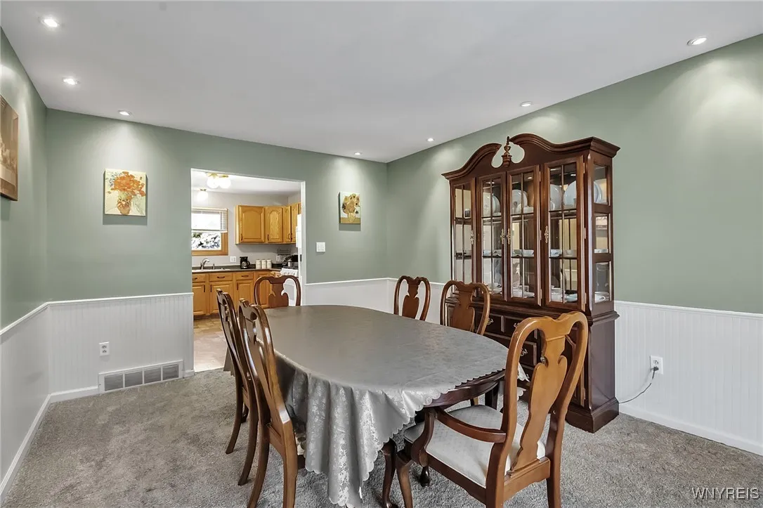 6046 Margaret Ann Drive, Hamburg, New York 14085, Hamburg, New York 14085, 4 Bedrooms Bedrooms, 7 Rooms Rooms,2 BathroomsBathrooms,Residential,For Sale,6046 Margaret Ann Drive, Hamburg, New York 14085,0,B1636497