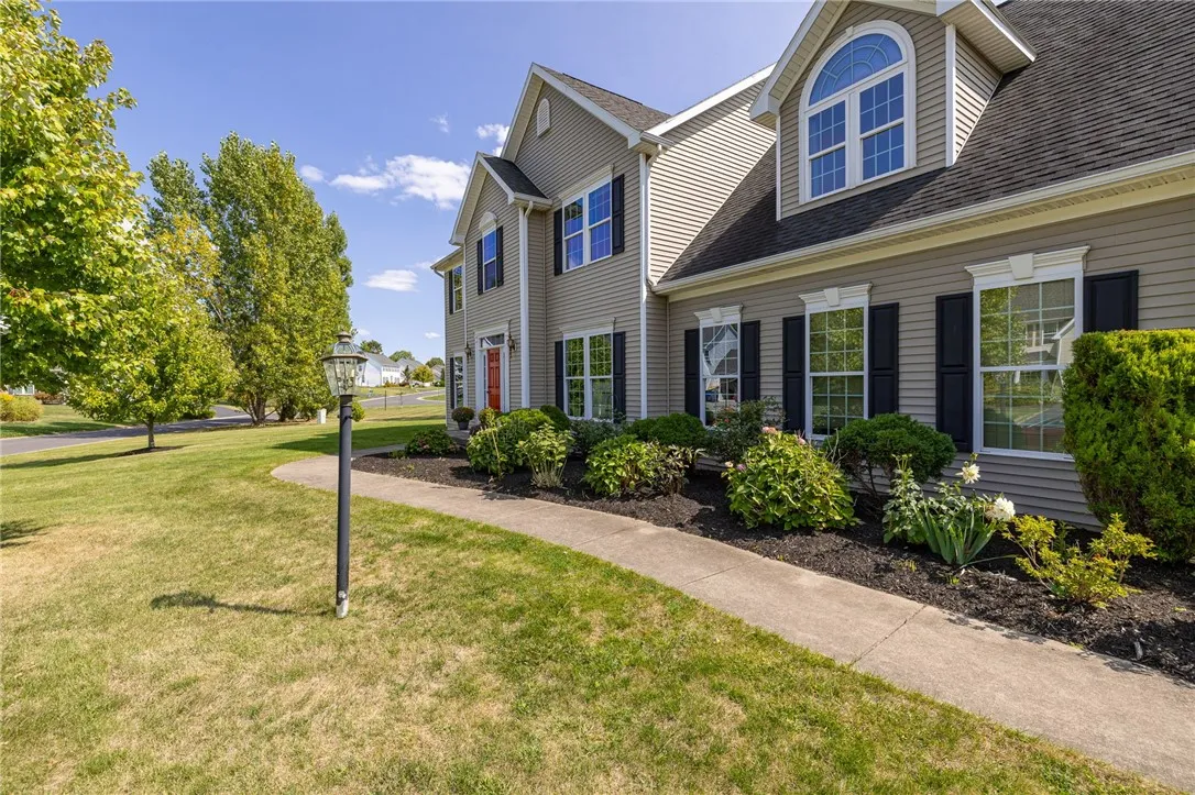 81 Woodgreen Drive, Pittsford, New York 14534, Pittsford, New York 14534, 4 Bedrooms Bedrooms, 8 Rooms Rooms,2 BathroomsBathrooms,Residential,Closed,81 Woodgreen Drive, Pittsford, New York 14534,0,R1633922