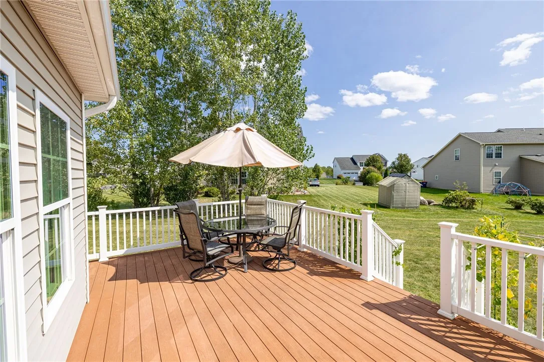 81 Woodgreen Drive, Pittsford, New York 14534, Pittsford, New York 14534, 4 Bedrooms Bedrooms, 8 Rooms Rooms,2 BathroomsBathrooms,Residential,Closed,81 Woodgreen Drive, Pittsford, New York 14534,0,R1633922