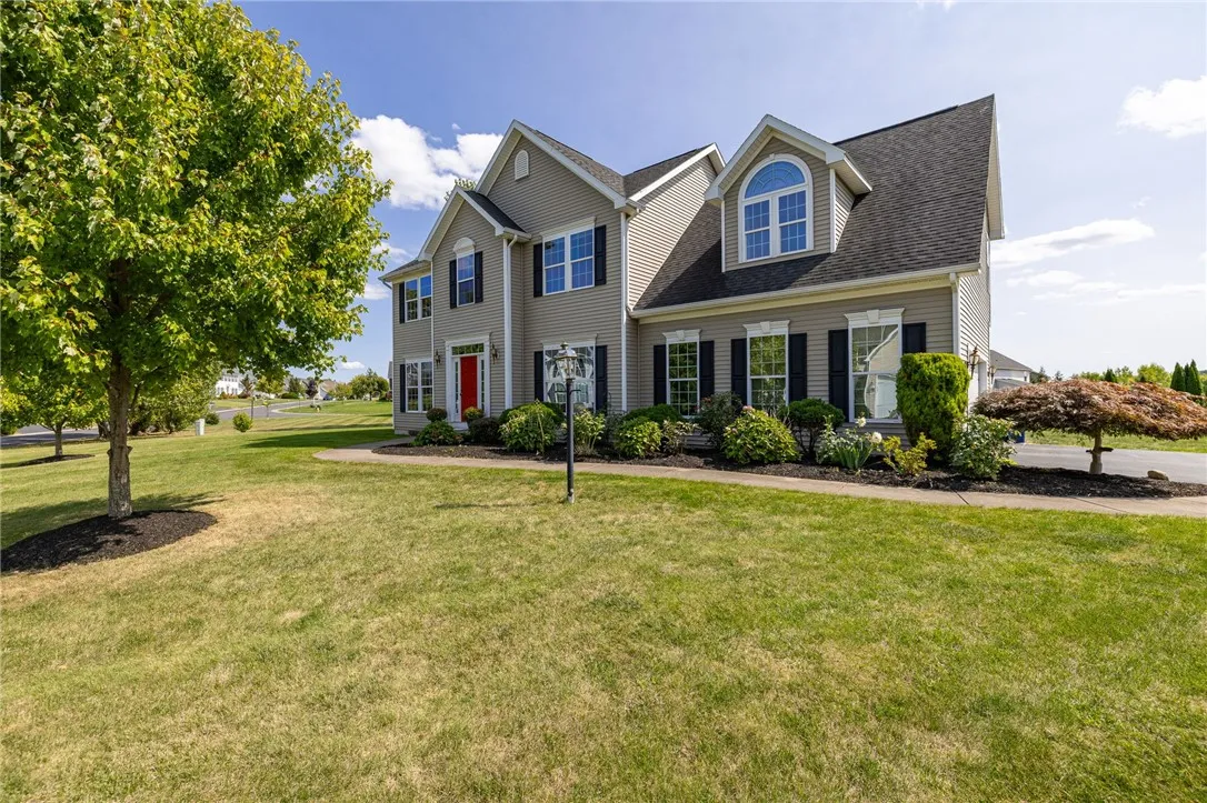 81 Woodgreen Drive, Pittsford, New York 14534, Pittsford, New York 14534, 4 Bedrooms Bedrooms, 8 Rooms Rooms,2 BathroomsBathrooms,Residential,Closed,81 Woodgreen Drive, Pittsford, New York 14534,0,R1633922