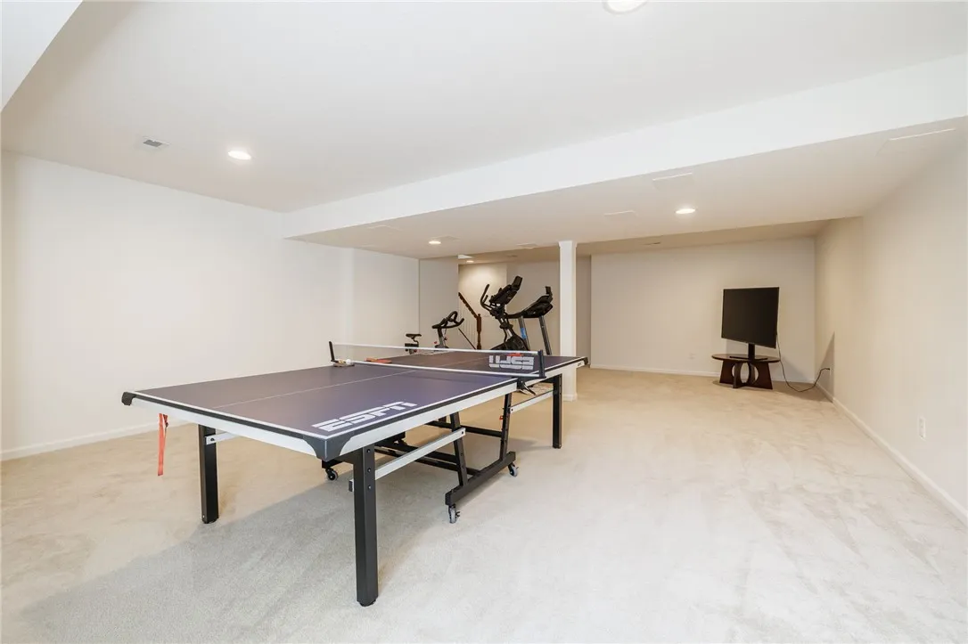 81 Woodgreen Drive, Pittsford, New York 14534, Pittsford, New York 14534, 4 Bedrooms Bedrooms, 8 Rooms Rooms,2 BathroomsBathrooms,Residential,Closed,81 Woodgreen Drive, Pittsford, New York 14534,0,R1633922