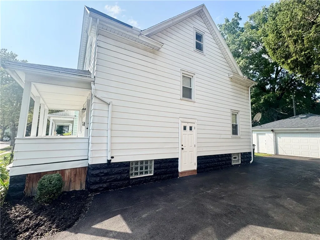 86 Villa Street, Rochester, New York 14606, Rochester, New York 14606, 3 Bedrooms Bedrooms, 6 Rooms Rooms,1 BathroomBathrooms,Residential,Closed,86 Villa Street, Rochester, New York 14606,0,R1637076