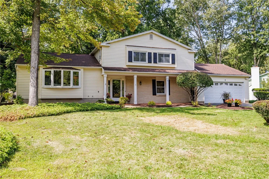 11 Log Cabin Circle, Perinton, New York 14450, Perinton, New York 14450, 5 Bedrooms Bedrooms, 9 Rooms Rooms,2 BathroomsBathrooms,Residential,Closed,11 Log Cabin Circle, Perinton, New York 14450,0,R1636782