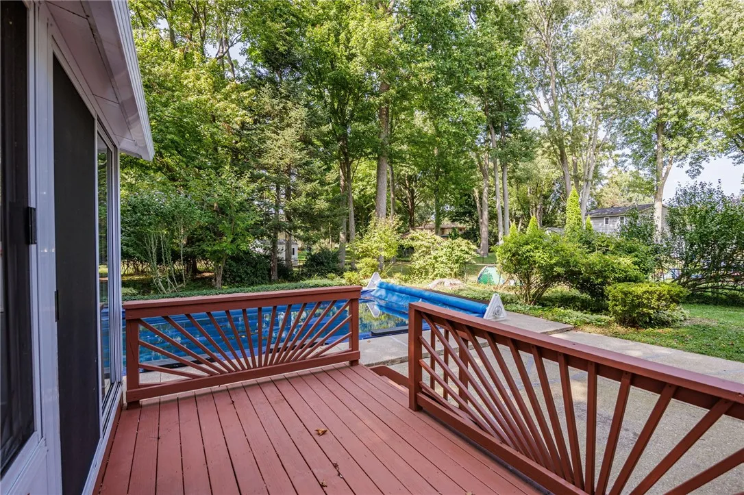 11 Log Cabin Circle, Perinton, New York 14450, Perinton, New York 14450, 5 Bedrooms Bedrooms, 9 Rooms Rooms,2 BathroomsBathrooms,Residential,Closed,11 Log Cabin Circle, Perinton, New York 14450,0,R1636782