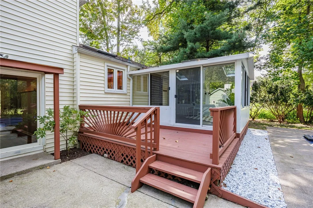 11 Log Cabin Circle, Perinton, New York 14450, Perinton, New York 14450, 5 Bedrooms Bedrooms, 9 Rooms Rooms,2 BathroomsBathrooms,Residential,Closed,11 Log Cabin Circle, Perinton, New York 14450,0,R1636782