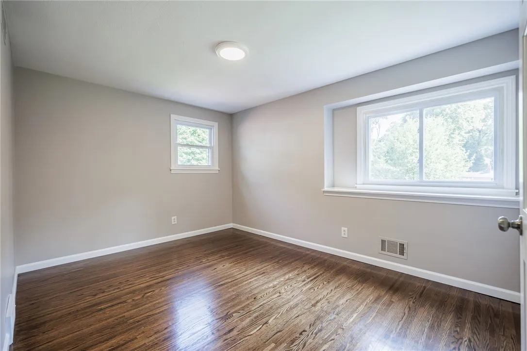 11 Log Cabin Circle, Perinton, New York 14450, Perinton, New York 14450, 5 Bedrooms Bedrooms, 9 Rooms Rooms,2 BathroomsBathrooms,Residential,Closed,11 Log Cabin Circle, Perinton, New York 14450,0,R1636782