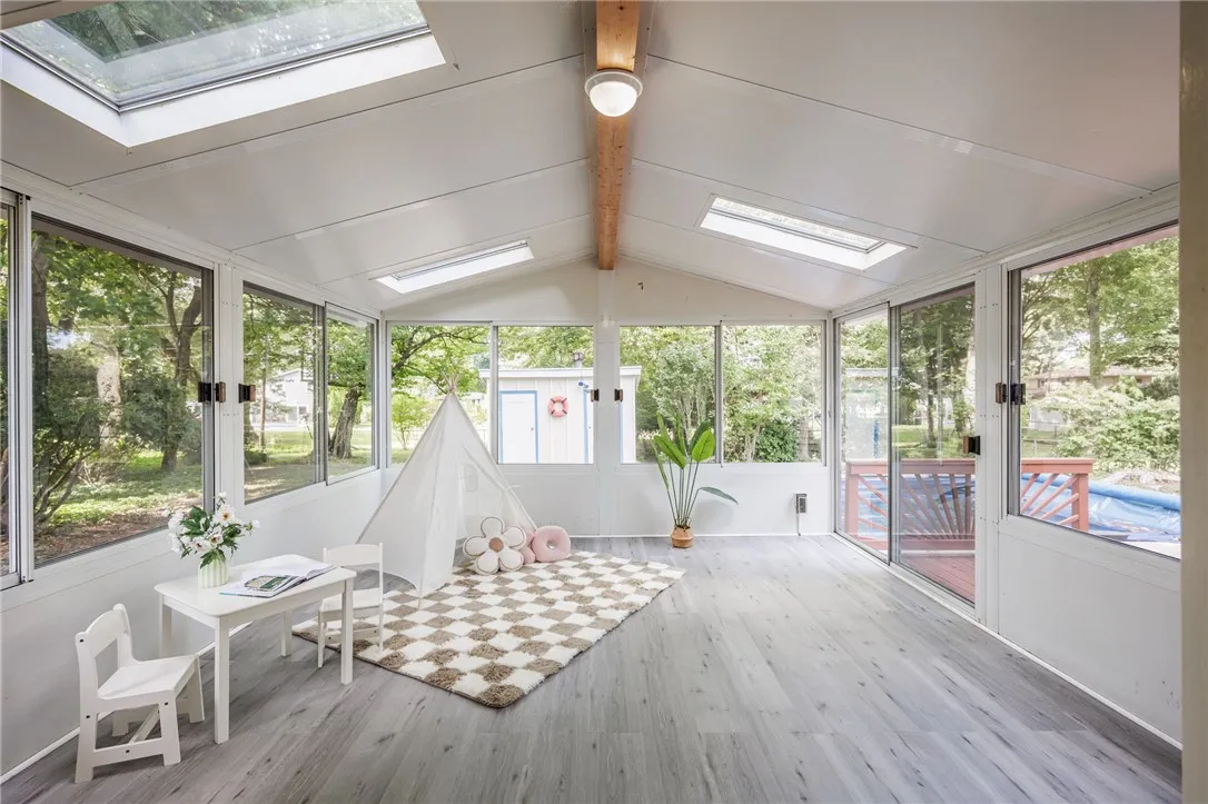 11 Log Cabin Circle, Perinton, New York 14450, Perinton, New York 14450, 5 Bedrooms Bedrooms, 9 Rooms Rooms,2 BathroomsBathrooms,Residential,Closed,11 Log Cabin Circle, Perinton, New York 14450,0,R1636782