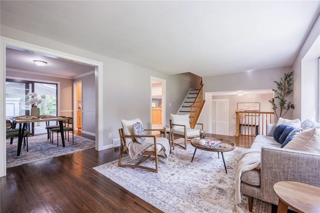 11 Log Cabin Circle, Perinton, New York 14450, Perinton, New York 14450, 5 Bedrooms Bedrooms, 9 Rooms Rooms,2 BathroomsBathrooms,Residential,Closed,11 Log Cabin Circle, Perinton, New York 14450,0,R1636782