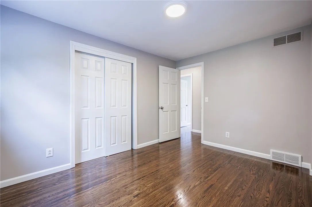 11 Log Cabin Circle, Perinton, New York 14450, Perinton, New York 14450, 5 Bedrooms Bedrooms, 9 Rooms Rooms,2 BathroomsBathrooms,Residential,Closed,11 Log Cabin Circle, Perinton, New York 14450,0,R1636782