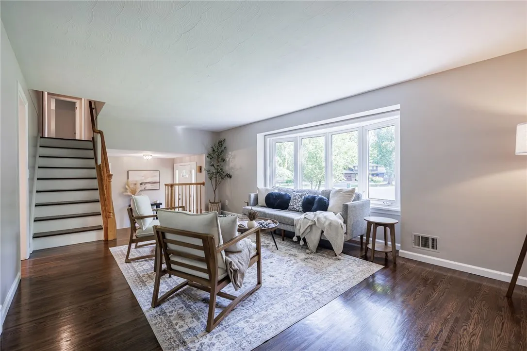 11 Log Cabin Circle, Perinton, New York 14450, Perinton, New York 14450, 5 Bedrooms Bedrooms, 9 Rooms Rooms,2 BathroomsBathrooms,Residential,Closed,11 Log Cabin Circle, Perinton, New York 14450,0,R1636782
