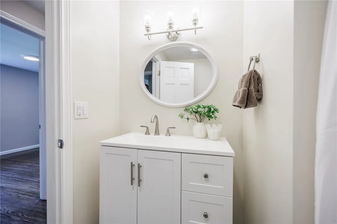 11 Log Cabin Circle, Perinton, New York 14450, Perinton, New York 14450, 5 Bedrooms Bedrooms, 9 Rooms Rooms,2 BathroomsBathrooms,Residential,Closed,11 Log Cabin Circle, Perinton, New York 14450,0,R1636782