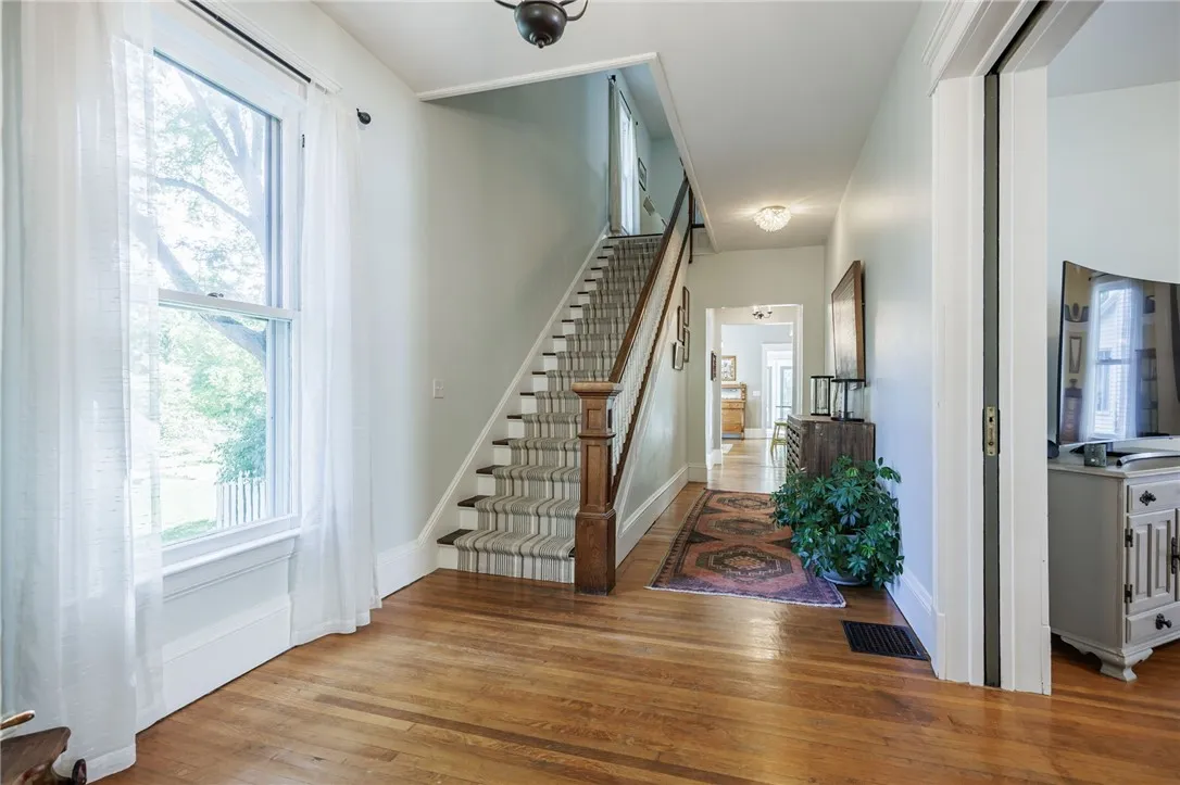 55 Fort Hill Avenue, Canandaigua City, New York 14, Canandaigua City, New York 14424, 4 Bedrooms Bedrooms, 10 Rooms Rooms,2 BathroomsBathrooms,Residential,Closed,55 Fort Hill Avenue, Canandaigua City, New York 14,0,R1635815