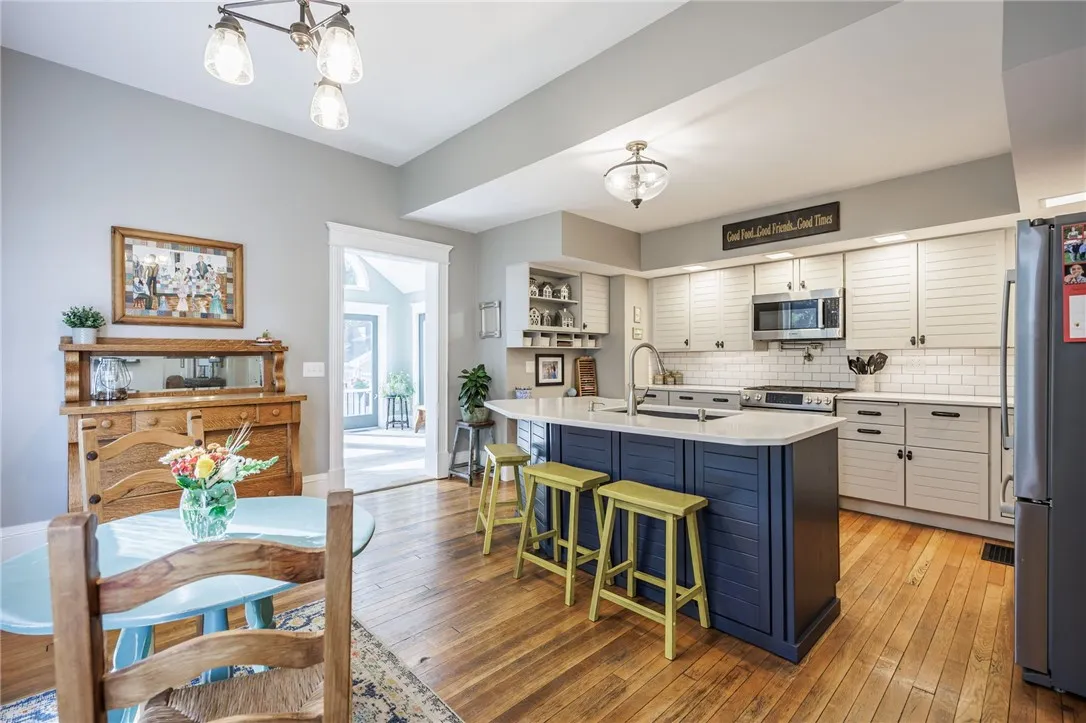 55 Fort Hill Avenue, Canandaigua City, New York 14, Canandaigua City, New York 14424, 4 Bedrooms Bedrooms, 10 Rooms Rooms,2 BathroomsBathrooms,Residential,Closed,55 Fort Hill Avenue, Canandaigua City, New York 14,0,R1635815