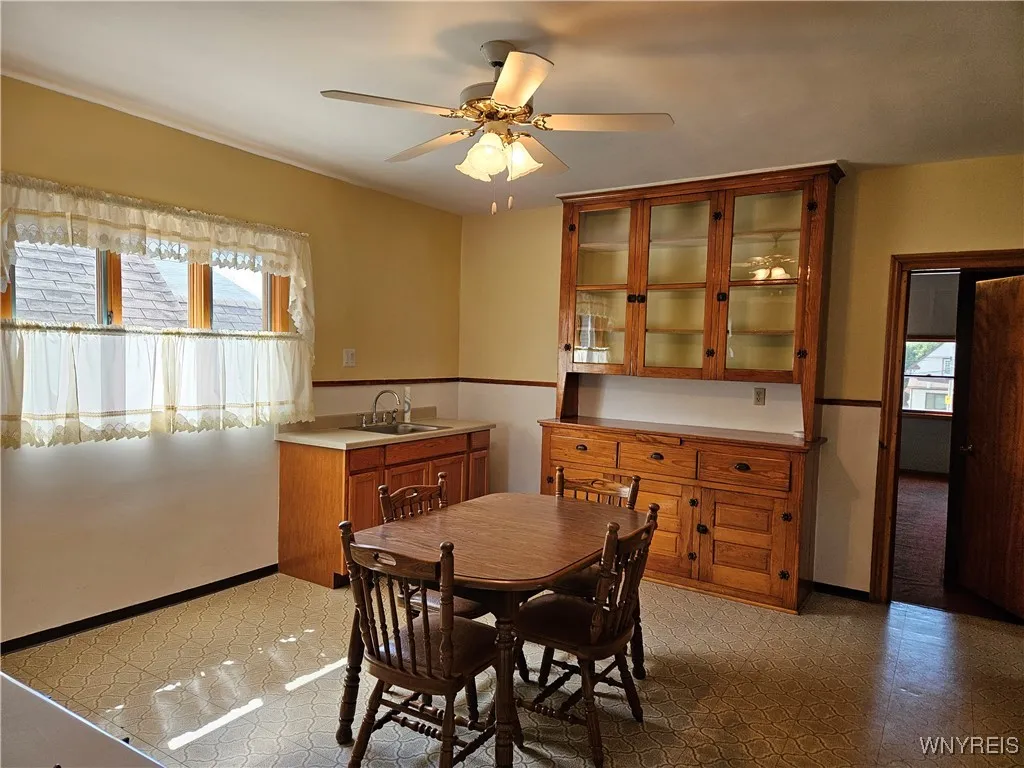 204 Cable Street, Buffalo, New York 14206, Buffalo, New York 14206, 5 Bedrooms Bedrooms, ,2 BathroomsBathrooms,Residential,Closed,204 Cable Street, Buffalo, New York 14206,0,B1637004