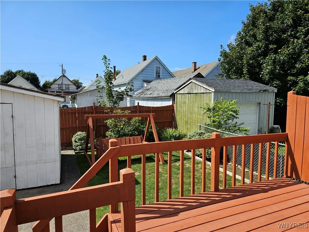 204 Cable Street, Buffalo, New York 14206, Buffalo, New York 14206, 5 Bedrooms Bedrooms, ,2 BathroomsBathrooms,Residential,Closed,204 Cable Street, Buffalo, New York 14206,0,B1637004