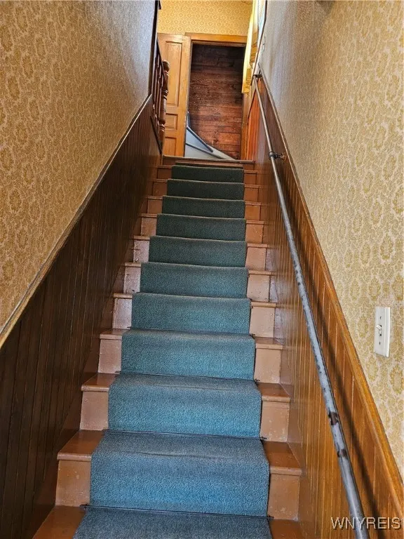 204 Cable Street, Buffalo, New York 14206, Buffalo, New York 14206, 5 Bedrooms Bedrooms, ,2 BathroomsBathrooms,Residential,Closed,204 Cable Street, Buffalo, New York 14206,0,B1637004