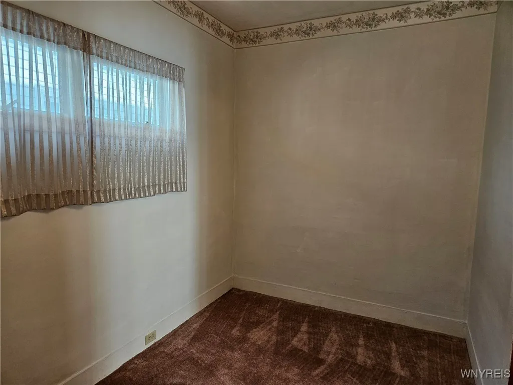 204 Cable Street, Buffalo, New York 14206, Buffalo, New York 14206, 5 Bedrooms Bedrooms, ,2 BathroomsBathrooms,Residential,Closed,204 Cable Street, Buffalo, New York 14206,0,B1637004