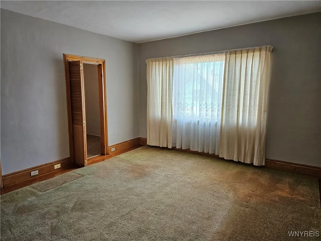 204 Cable Street, Buffalo, New York 14206, Buffalo, New York 14206, 5 Bedrooms Bedrooms, ,2 BathroomsBathrooms,Residential,Closed,204 Cable Street, Buffalo, New York 14206,0,B1637004