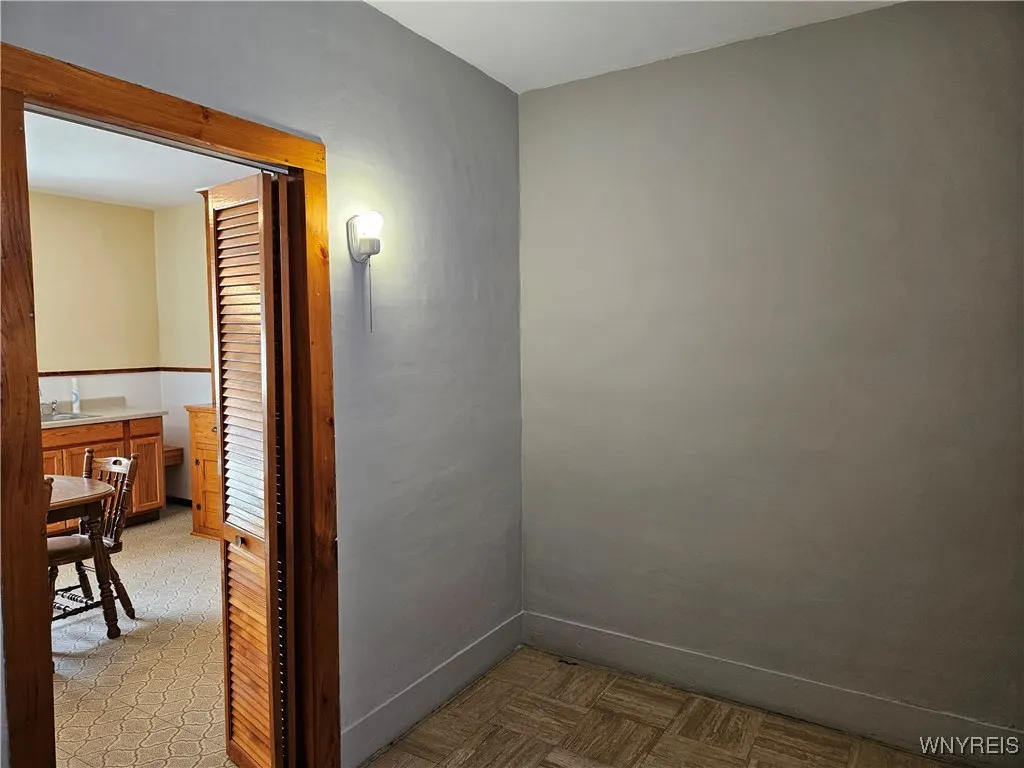 204 Cable Street, Buffalo, New York 14206, Buffalo, New York 14206, 5 Bedrooms Bedrooms, ,2 BathroomsBathrooms,Residential,Closed,204 Cable Street, Buffalo, New York 14206,0,B1637004