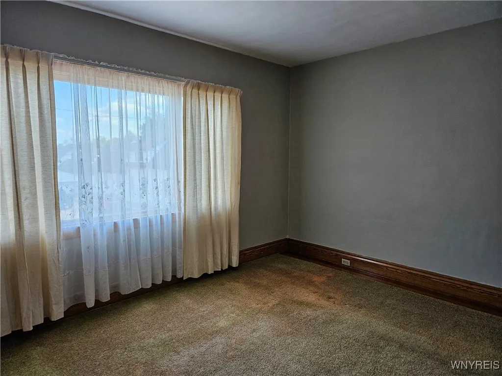 204 Cable Street, Buffalo, New York 14206, Buffalo, New York 14206, 5 Bedrooms Bedrooms, ,2 BathroomsBathrooms,Residential,Closed,204 Cable Street, Buffalo, New York 14206,0,B1637004