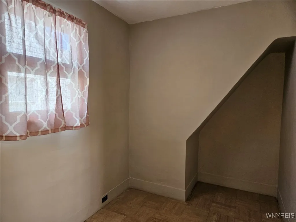 204 Cable Street, Buffalo, New York 14206, Buffalo, New York 14206, 5 Bedrooms Bedrooms, ,2 BathroomsBathrooms,Residential,Closed,204 Cable Street, Buffalo, New York 14206,0,B1637004