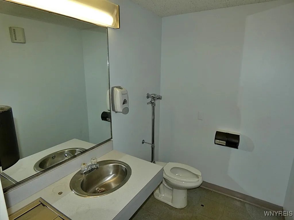 131 Orchard Park Road, West Seneca, New York 14224, West Seneca, New York 14224, ,Commercial Sale,For Sale,131 Orchard Park Road, West Seneca, New York 14224,0,B1636803