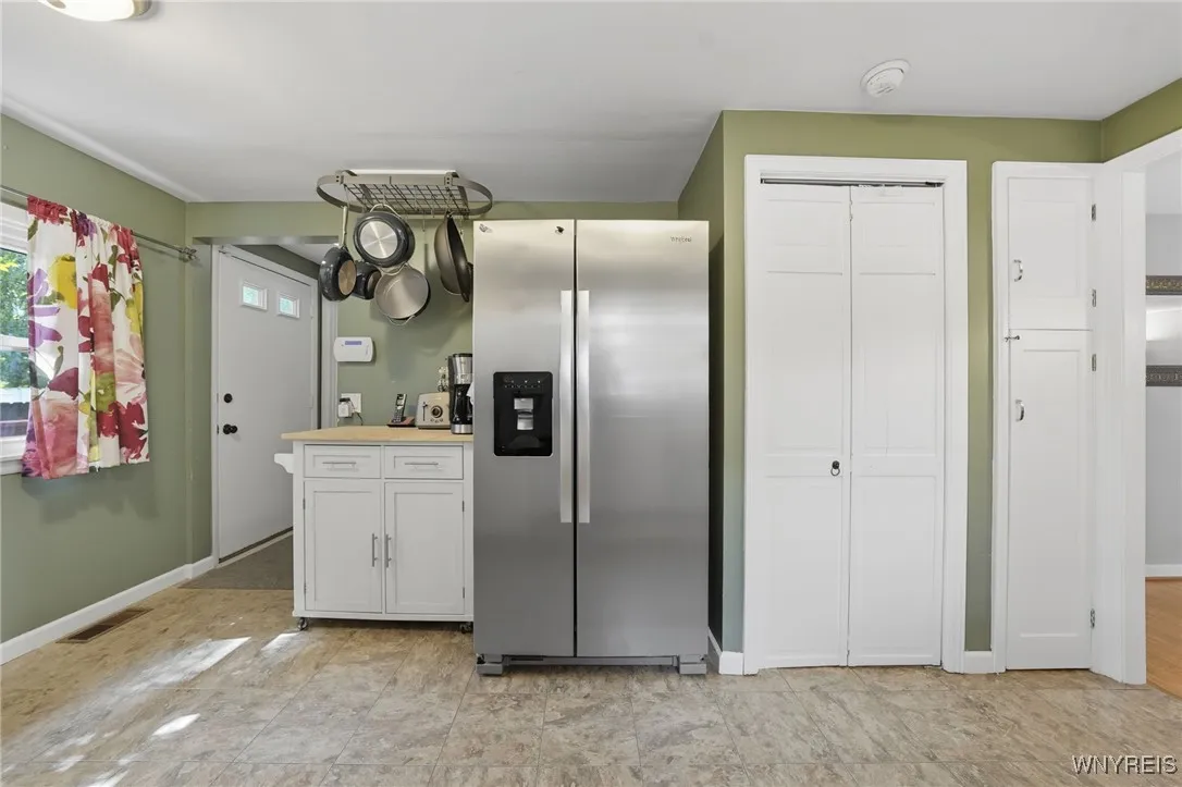 375 Walton Drive, Amherst, New York 14226, Amherst, New York 14226, 3 Bedrooms Bedrooms, 6 Rooms Rooms,1 BathroomBathrooms,Residential,For Sale,375 Walton Drive, Amherst, New York 14226,0,B1637133