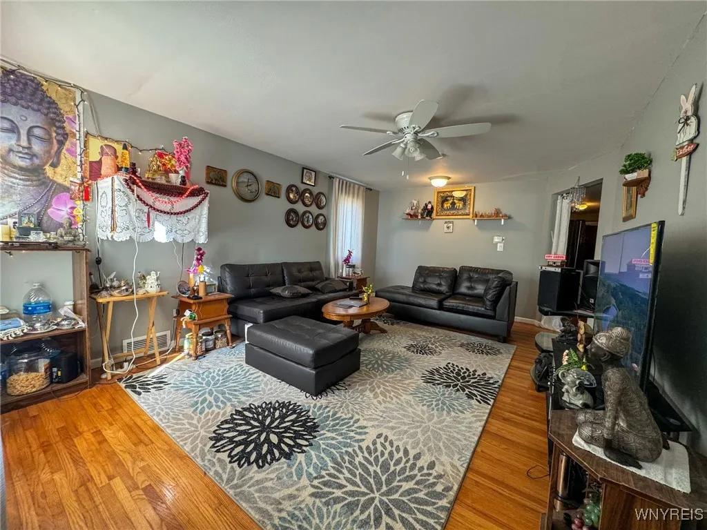 10 Geary Street, Buffalo, New York 14210, Buffalo, New York 14210, 3 Bedrooms Bedrooms, 5 Rooms Rooms,1 BathroomBathrooms,Residential,For Sale,10 Geary Street, Buffalo, New York 14210,0,B1635306
