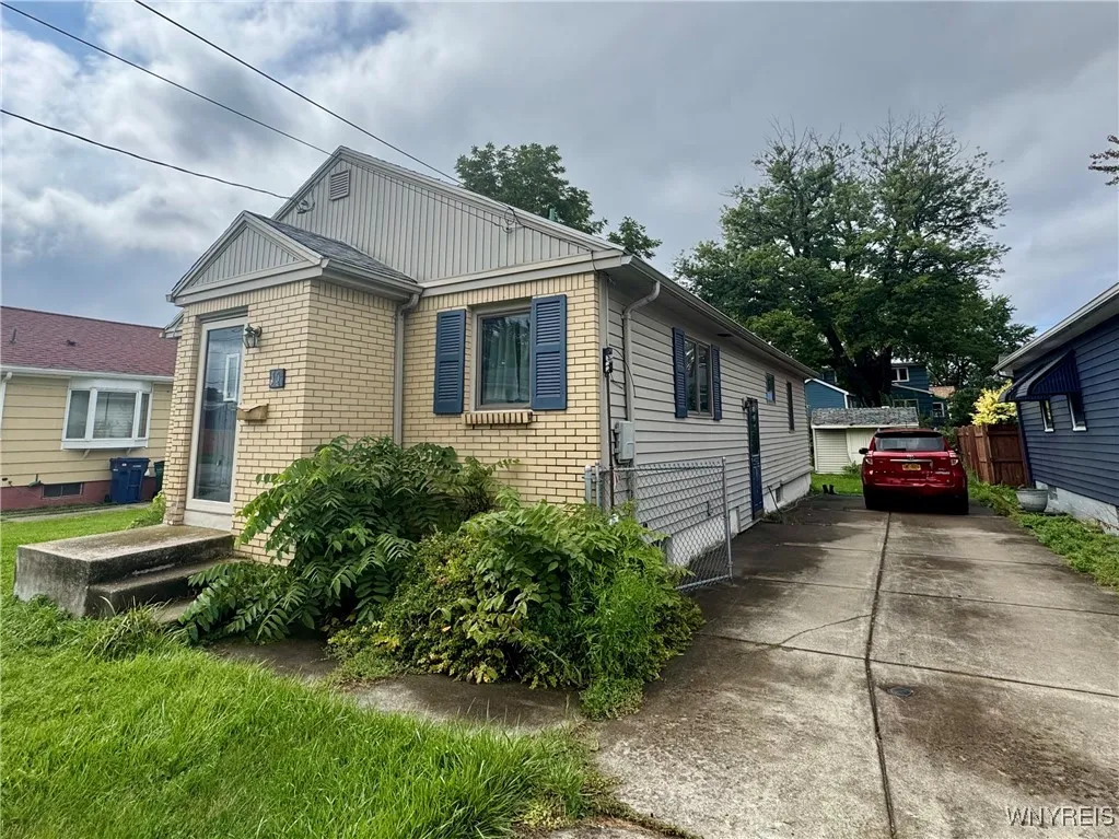 10 Geary Street, Buffalo, New York 14210, Buffalo, New York 14210, 3 Bedrooms Bedrooms, 5 Rooms Rooms,1 BathroomBathrooms,Residential,For Sale,10 Geary Street, Buffalo, New York 14210,0,B1635306