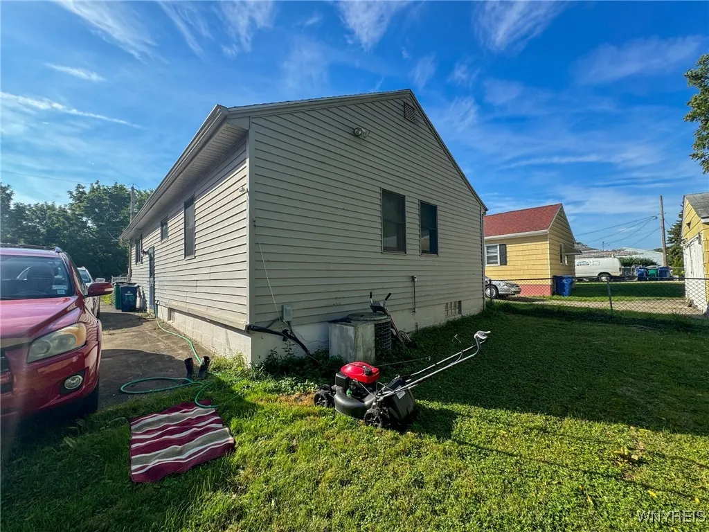 10 Geary Street, Buffalo, New York 14210, Buffalo, New York 14210, 3 Bedrooms Bedrooms, 5 Rooms Rooms,1 BathroomBathrooms,Residential,For Sale,10 Geary Street, Buffalo, New York 14210,0,B1635306