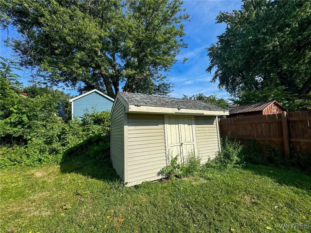 10 Geary Street, Buffalo, New York 14210, Buffalo, New York 14210, 3 Bedrooms Bedrooms, 5 Rooms Rooms,1 BathroomBathrooms,Residential,For Sale,10 Geary Street, Buffalo, New York 14210,0,B1635306