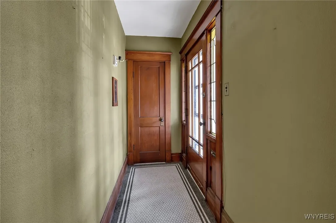 324 Esser Avenue, Buffalo, New York 14207, Buffalo, New York 14207, 3 Bedrooms Bedrooms, 7 Rooms Rooms,1 BathroomBathrooms,Residential,Closed,324 Esser Avenue, Buffalo, New York 14207,0,B1636276