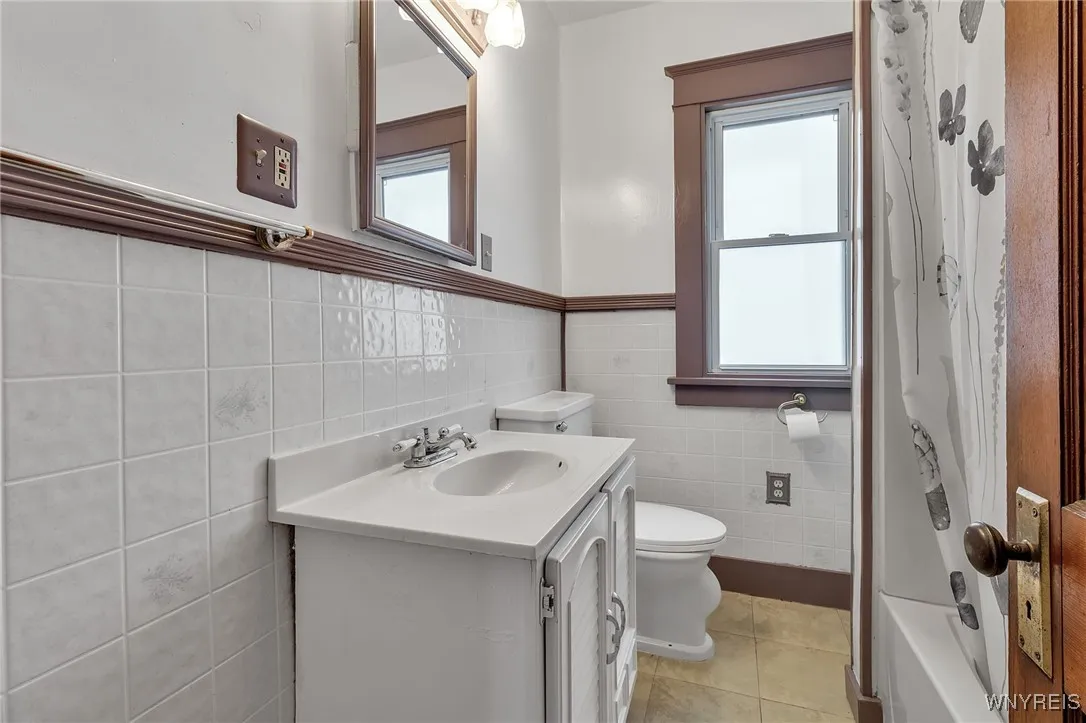 324 Esser Avenue, Buffalo, New York 14207, Buffalo, New York 14207, 3 Bedrooms Bedrooms, 7 Rooms Rooms,1 BathroomBathrooms,Residential,Closed,324 Esser Avenue, Buffalo, New York 14207,0,B1636276