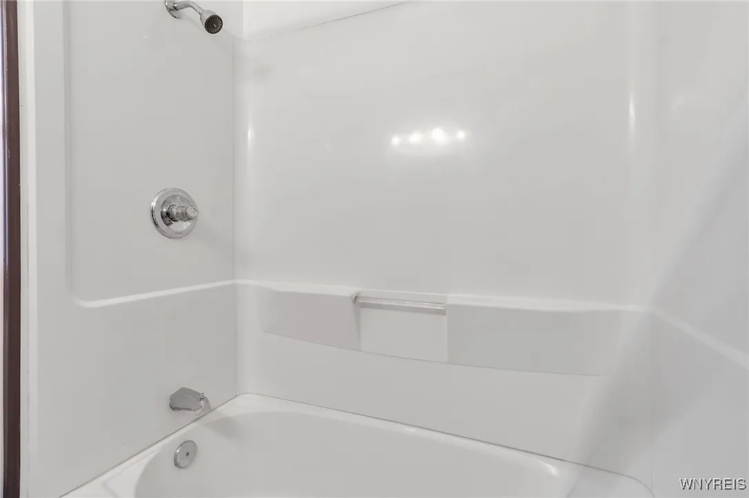 324 Esser Avenue, Buffalo, New York 14207, Buffalo, New York 14207, 3 Bedrooms Bedrooms, 7 Rooms Rooms,1 BathroomBathrooms,Residential,Closed,324 Esser Avenue, Buffalo, New York 14207,0,B1636276