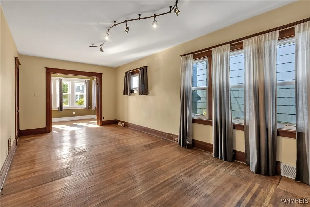 324 Esser Avenue, Buffalo, New York 14207, Buffalo, New York 14207, 3 Bedrooms Bedrooms, 7 Rooms Rooms,1 BathroomBathrooms,Residential,Closed,324 Esser Avenue, Buffalo, New York 14207,0,B1636276