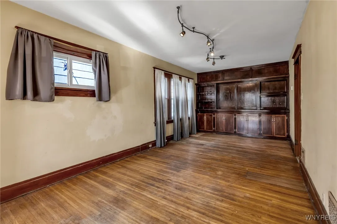 324 Esser Avenue, Buffalo, New York 14207, Buffalo, New York 14207, 3 Bedrooms Bedrooms, 7 Rooms Rooms,1 BathroomBathrooms,Residential,Closed,324 Esser Avenue, Buffalo, New York 14207,0,B1636276