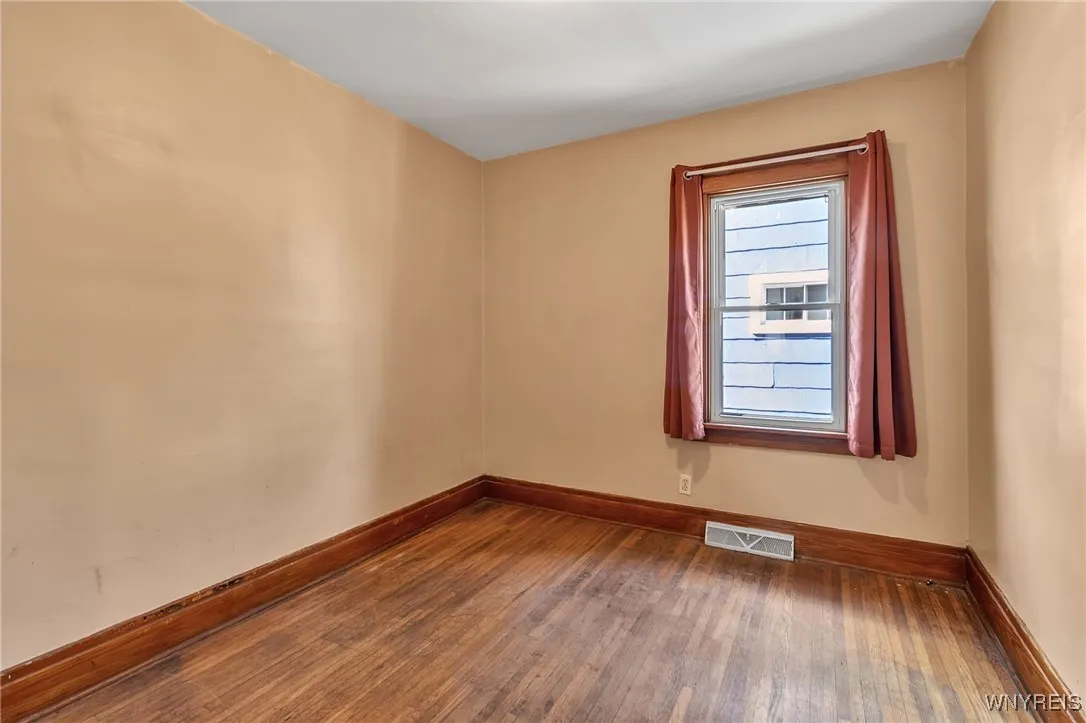 324 Esser Avenue, Buffalo, New York 14207, Buffalo, New York 14207, 3 Bedrooms Bedrooms, 7 Rooms Rooms,1 BathroomBathrooms,Residential,Closed,324 Esser Avenue, Buffalo, New York 14207,0,B1636276