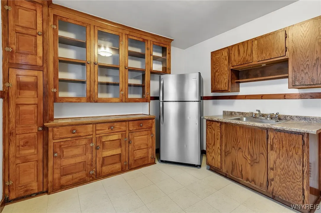 324 Esser Avenue, Buffalo, New York 14207, Buffalo, New York 14207, 3 Bedrooms Bedrooms, 7 Rooms Rooms,1 BathroomBathrooms,Residential,Closed,324 Esser Avenue, Buffalo, New York 14207,0,B1636276