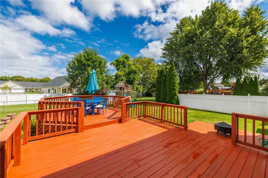 462 Crosby Lane, Greece, New York 14612, Greece, New York 14612, 3 Bedrooms Bedrooms, 7 Rooms Rooms,1 BathroomBathrooms,Residential,Closed,462 Crosby Lane, Greece, New York 14612,0,R1633588