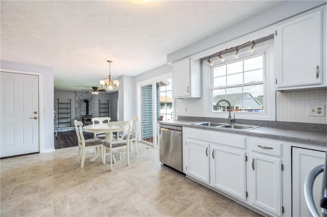 462 Crosby Lane, Greece, New York 14612, Greece, New York 14612, 3 Bedrooms Bedrooms, 7 Rooms Rooms,1 BathroomBathrooms,Residential,Closed,462 Crosby Lane, Greece, New York 14612,0,R1633588