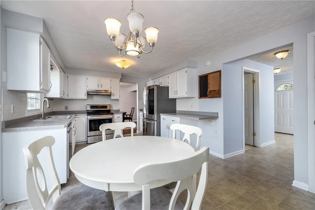 462 Crosby Lane, Greece, New York 14612, Greece, New York 14612, 3 Bedrooms Bedrooms, 7 Rooms Rooms,1 BathroomBathrooms,Residential,Closed,462 Crosby Lane, Greece, New York 14612,0,R1633588