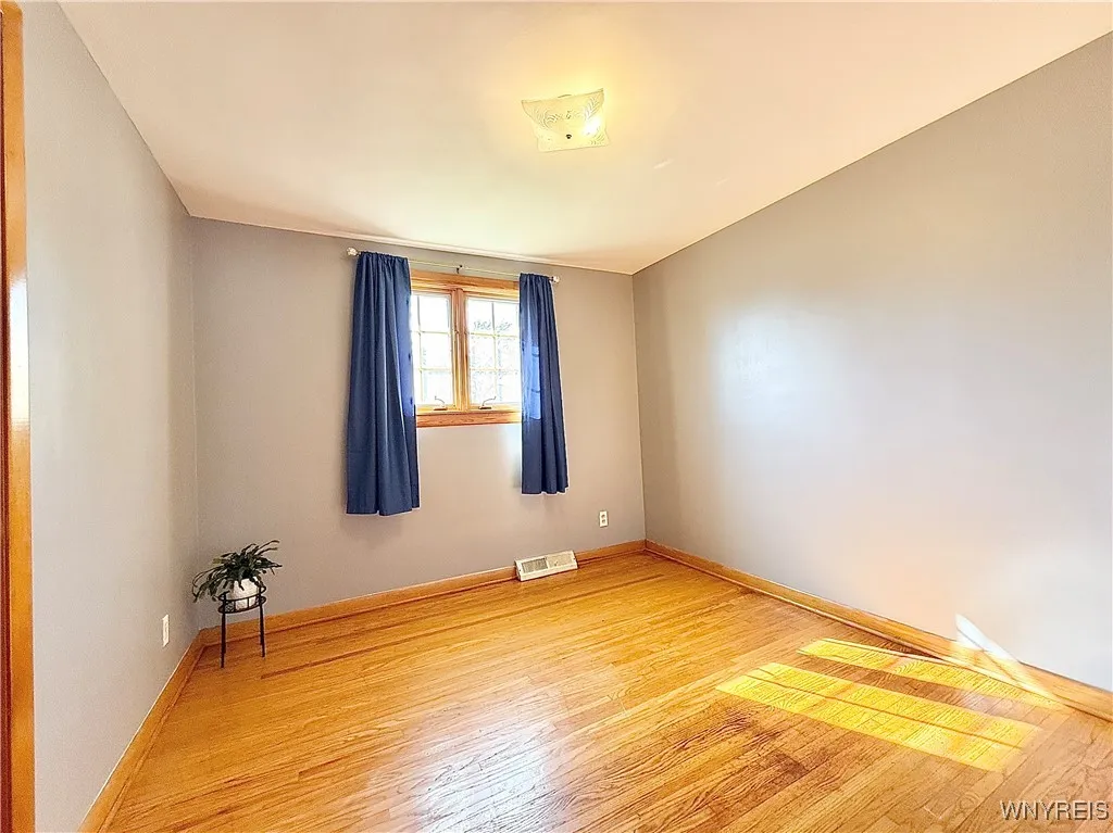 48 Springfield Avenue, Tonawanda, New York 14150, Tonawanda, New York 14150, 3 Bedrooms Bedrooms, 6 Rooms Rooms,1 BathroomBathrooms,Residential,For Sale,48 Springfield Avenue, Tonawanda, New York 14150,0,B1636401
