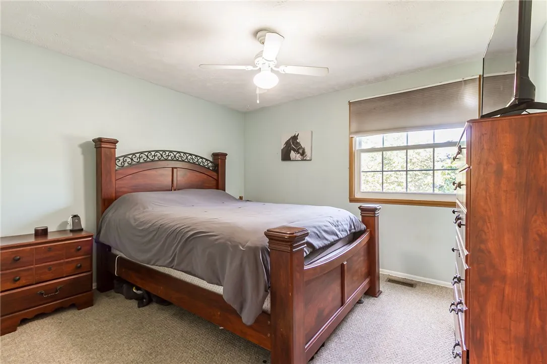 5715 Dalton Drive, Farmington, New York 14425, Farmington, New York 14425, 4 Bedrooms Bedrooms, 8 Rooms Rooms,2 BathroomsBathrooms,Residential,Closed,5715 Dalton Drive, Farmington, New York 14425,0,R1635952